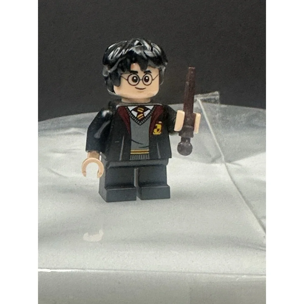 LEGO Harry Potter, Gryffindor Robe Minifigure Advent Calendar 2022 76404